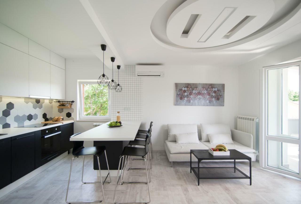 לאבין Apartments Eli מראה חיצוני תמונה