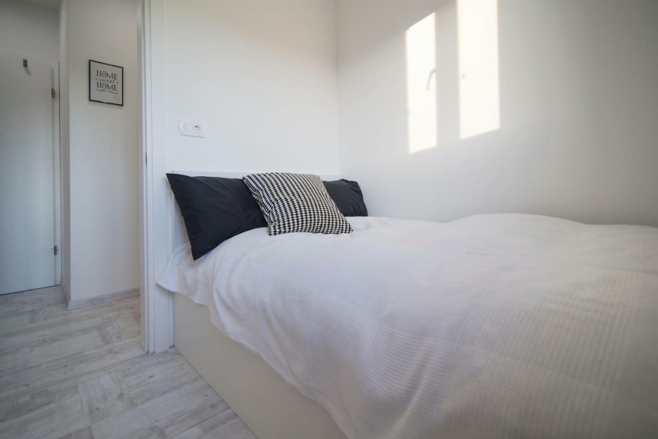 לאבין Apartments Eli מראה חיצוני תמונה