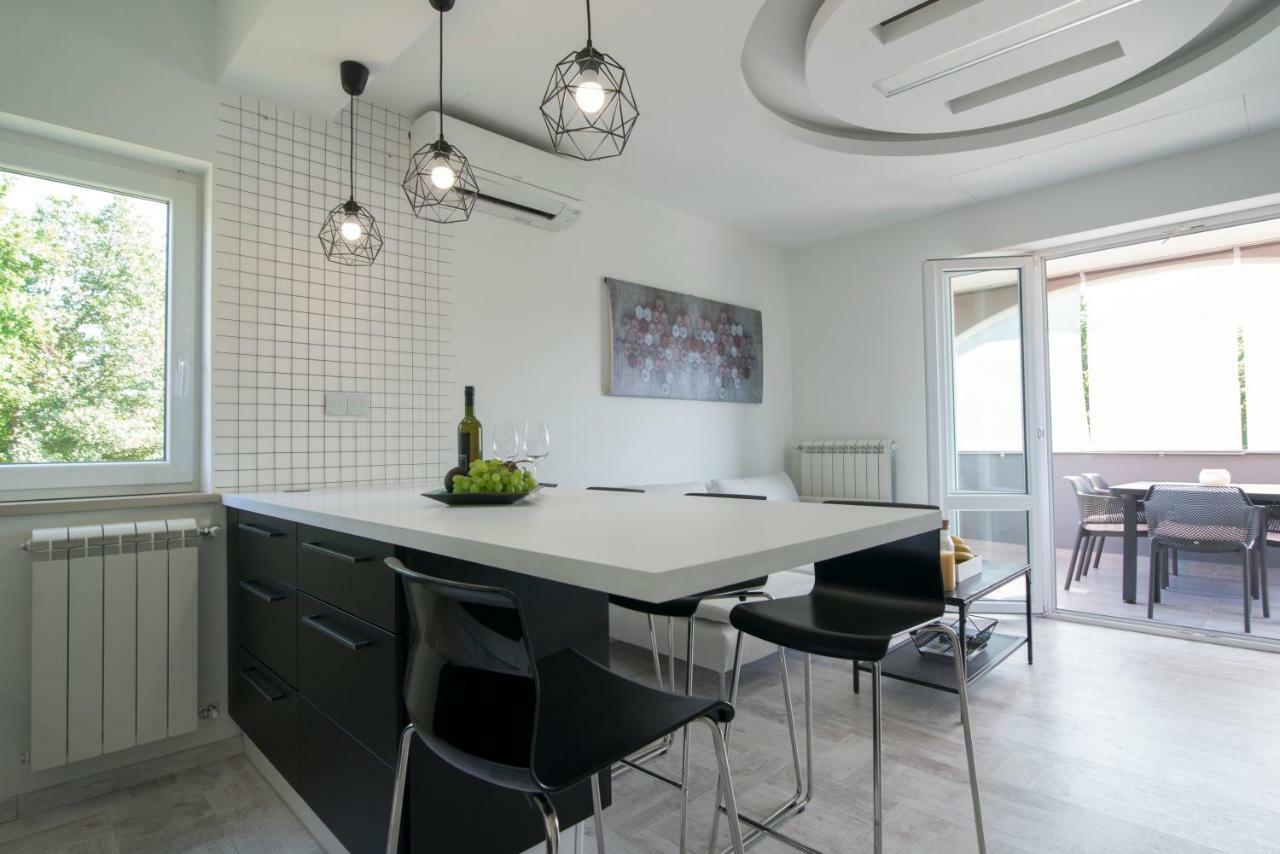 לאבין Apartments Eli מראה חיצוני תמונה